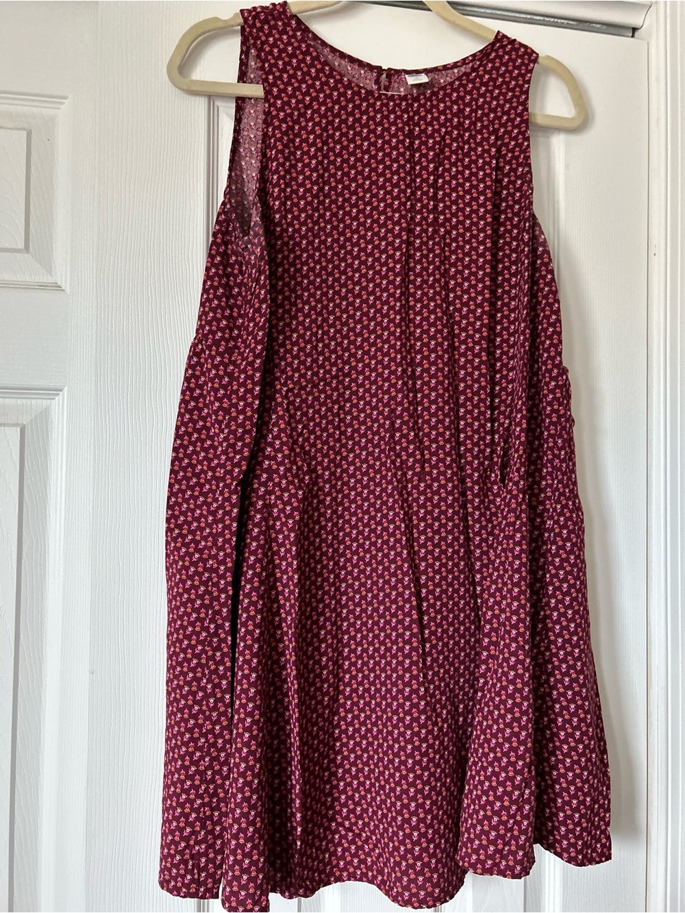 Old Navy Women's Sleeveless Burgundy Floral Swing Dress